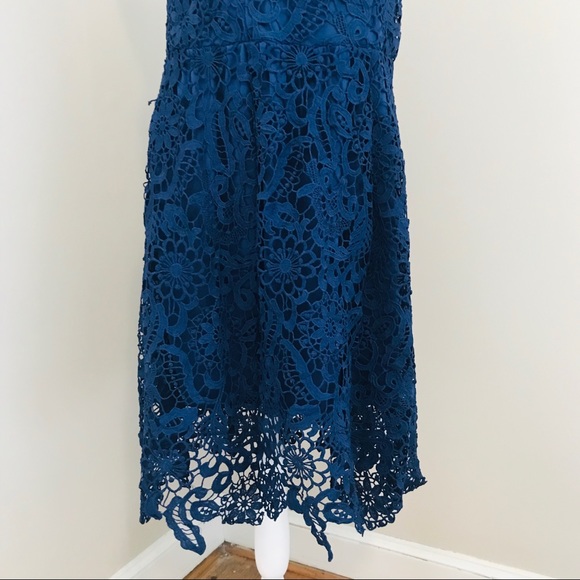 K Jordan Lace Dress - Picture 4 of 9